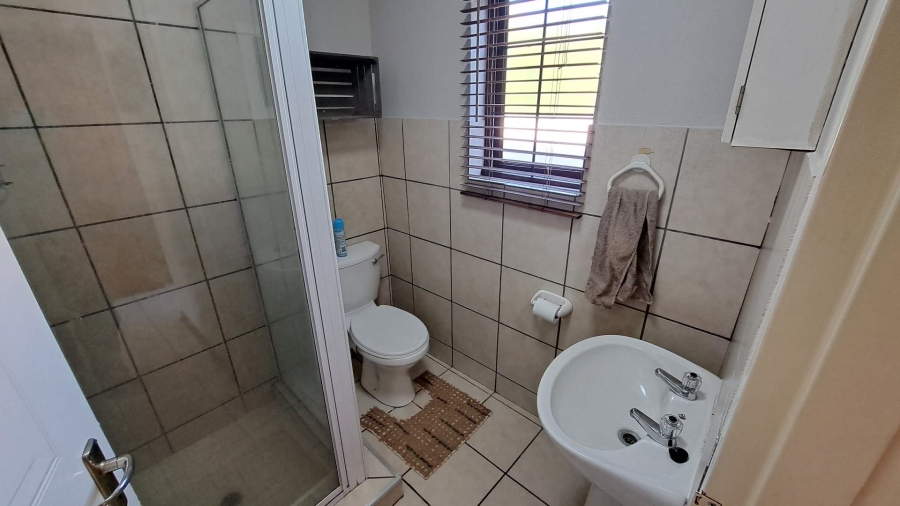 2 Bedroom Property for Sale in Langenhovenpark Free State